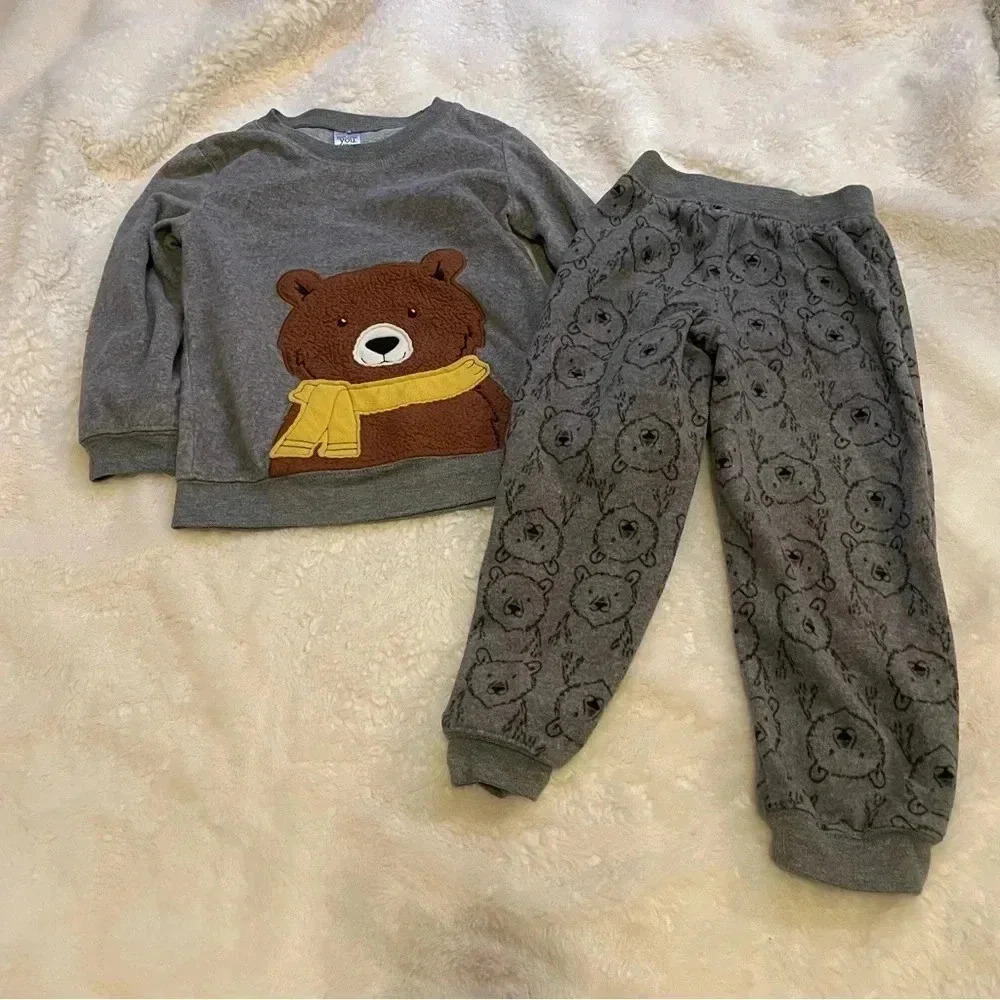 Carter’s fleece 4T gray bear sweatshirt and pants set